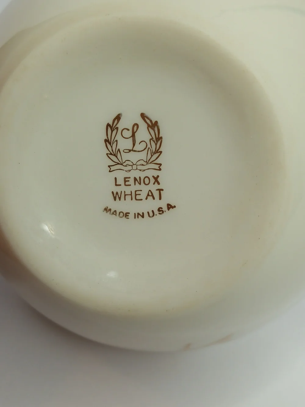 Porcelain Creamer and Sugar Set in Cream with Gold Wheat Accent
